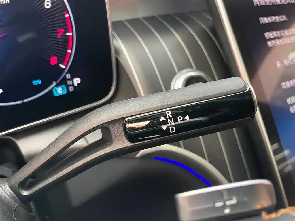 Mercedes-Benz Mercedes-Benz GLC 2023 Facelift GLC 300 L 4MATIC Dynamic Model 5-Seat 2024 - thumbnail 21