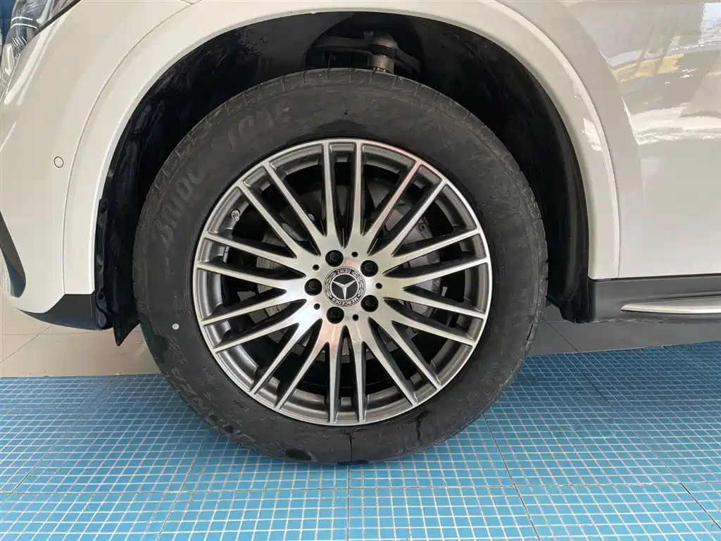 Mercedes-Benz Mercedes-Benz GLC 2023 Facelift GLC 300 L 4MATIC Dynamic Model 5-Seat 2024 - thumbnail 25