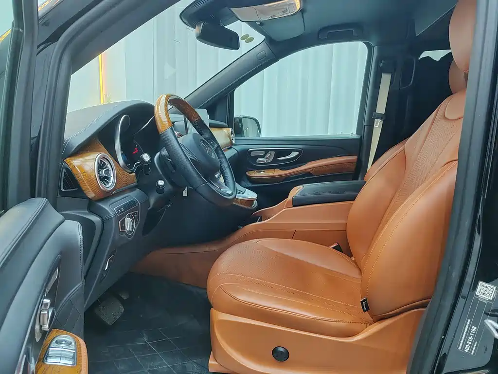 Mercedes-Benz Mercedes-Benz V-Class 2021 V 260 L Long Wheelbase Luxury Edition 2024 - thumbnail 4