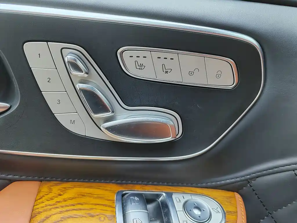 Mercedes-Benz Mercedes-Benz V-Class 2021 V 260 L Long Wheelbase Luxury Edition 2024 - thumbnail 13