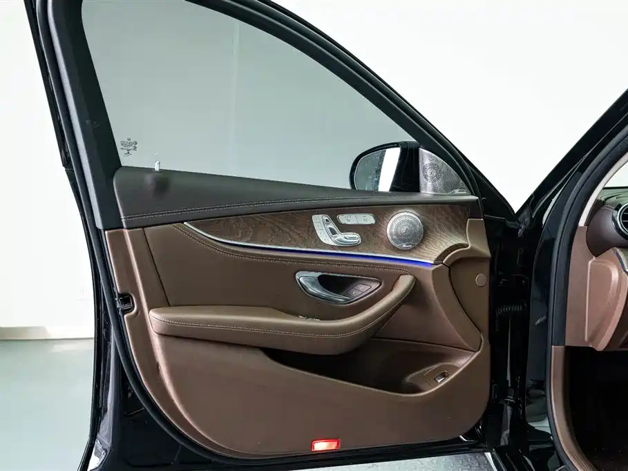 Mercedes-Benz Mercedes-Benz E-Class 2022 E 300 L Fashion Edition 2021 - thumbnail 10