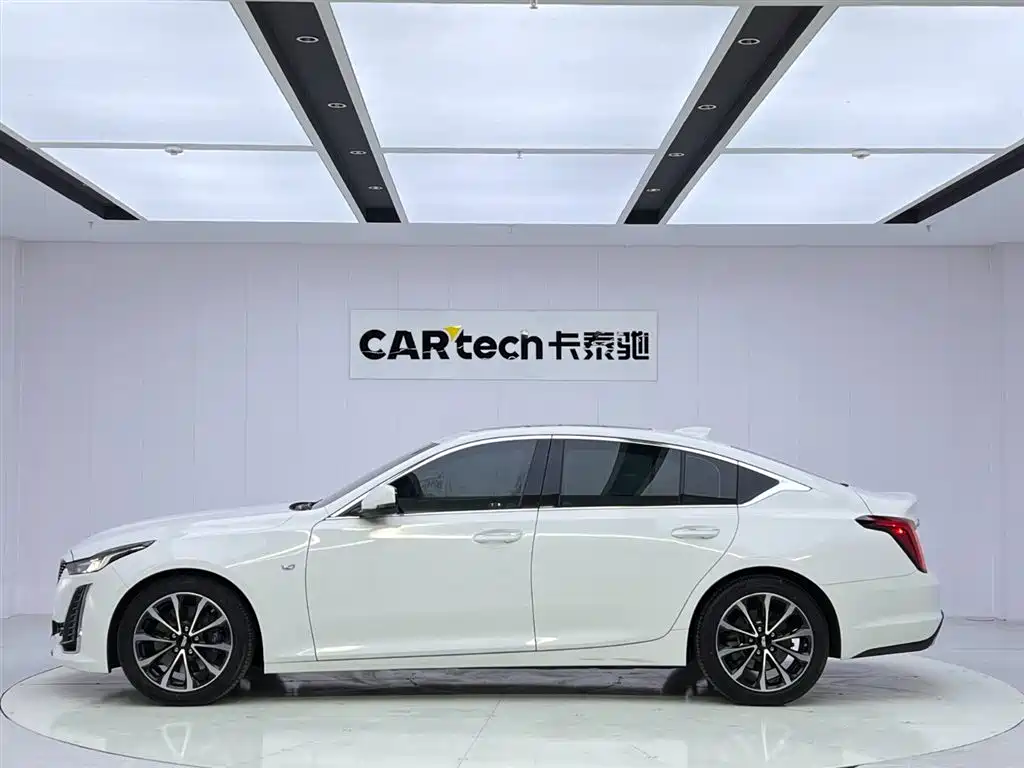 Cadillac Cadillac CT5 2022 28T Luxury 2022 - thumbnail 2