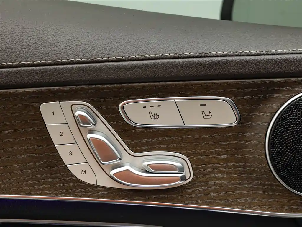 Mercedes-Benz Mercedes-Benz GLC 2022 Facelift GLC 300 L 4MATIC Dynamic Model Premium Edition 2023 - thumbnail 19
