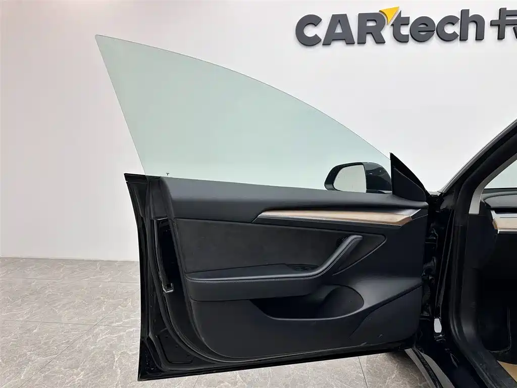 Tesla Model 3 Standard Range Rear-Wheel Drive Plus 2021 2021 - thumbnail 15