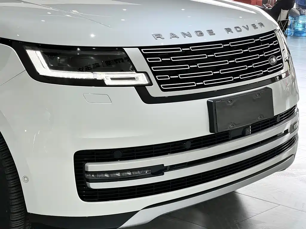 Land Rover Range Rover 2024 3.0 L6 400PS Standard Long Wheelbase 2025 - thumbnail 9