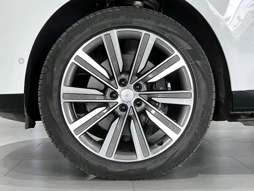Land Rover Range Rover 2024 3.0 L6 400PS Standard Long Wheelbase 2025 - thumbnail 12