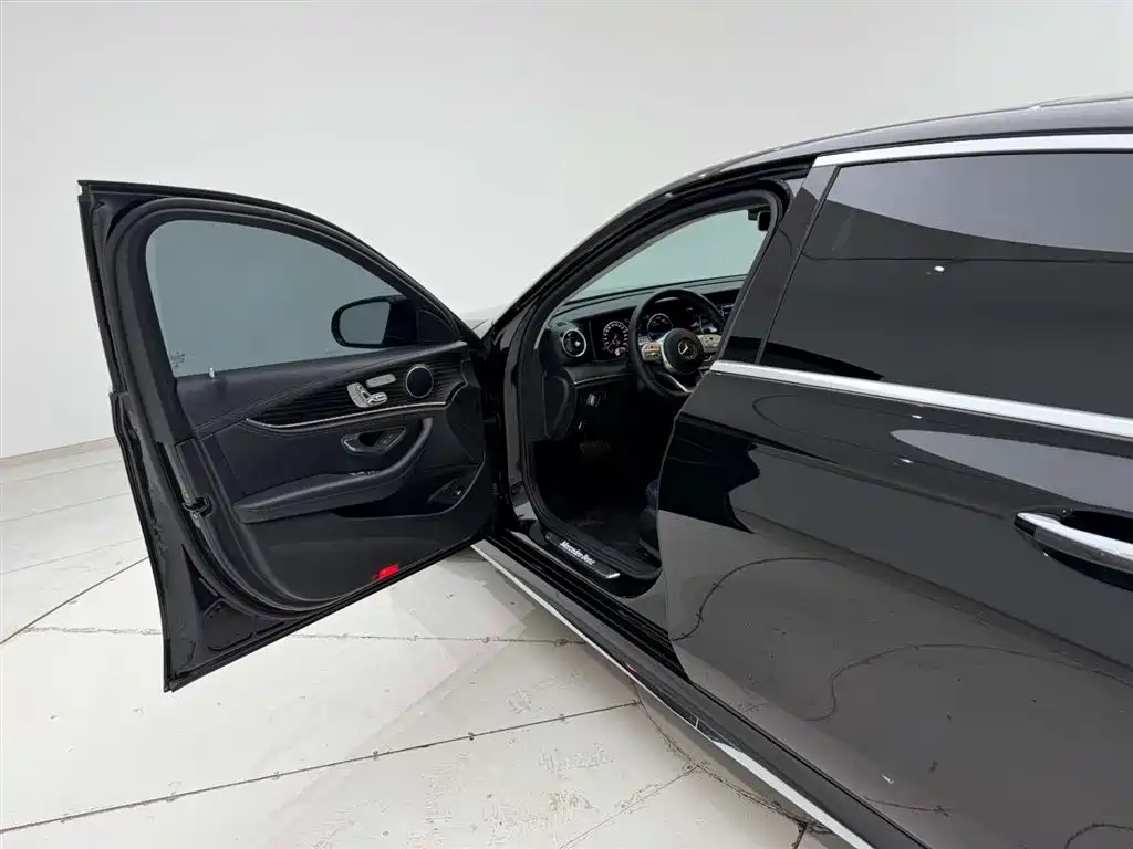 Mercedes-Benz Mercedes-Benz E-Class 2019 Facelift E 300 L Sport Style 2019 - thumbnail 13