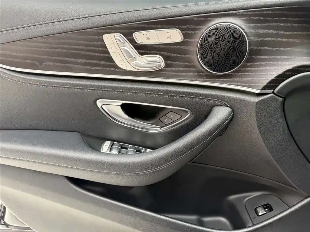 Mercedes-Benz Mercedes-Benz E-Class 2019 Facelift E 300 L Sport Style 2019 - thumbnail 21