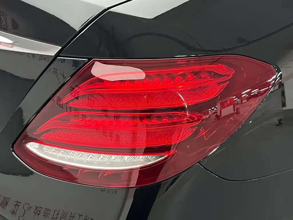 Mercedes-Benz Mercedes-Benz E-Class 2019 Facelift E 300 L Sport Style 2019 - thumbnail 24