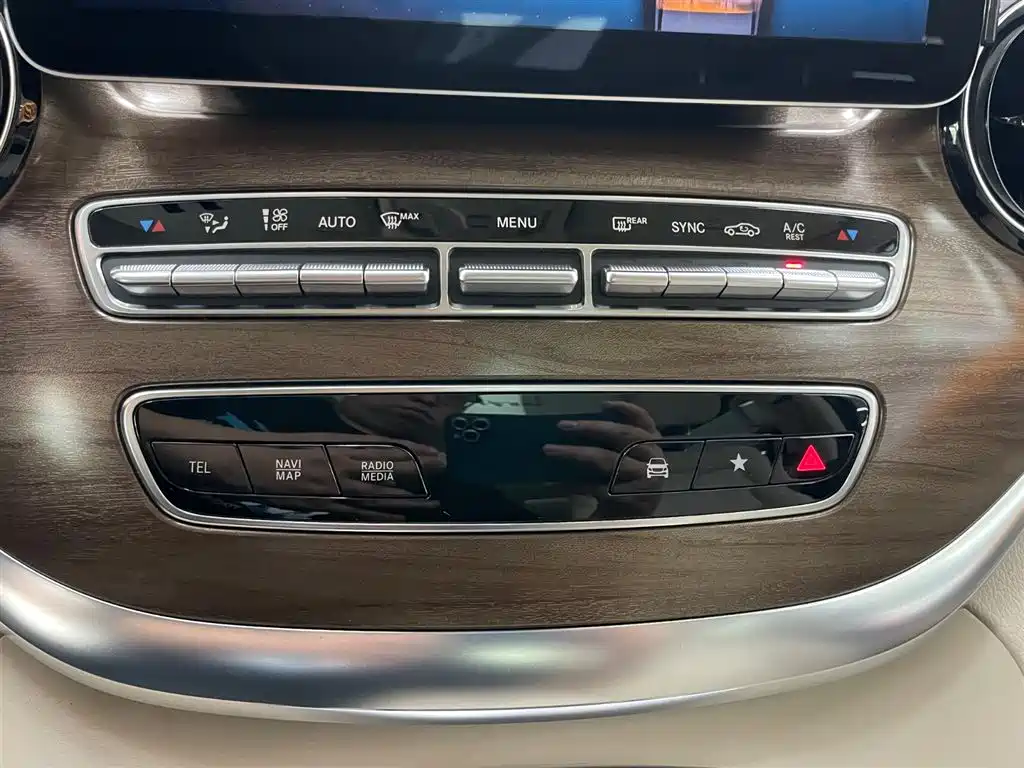 Mercedes-Benz Mercedes-Benz V-Class 2021 V 260 L Long Wheelbase Luxury Edition 2022 - thumbnail 25