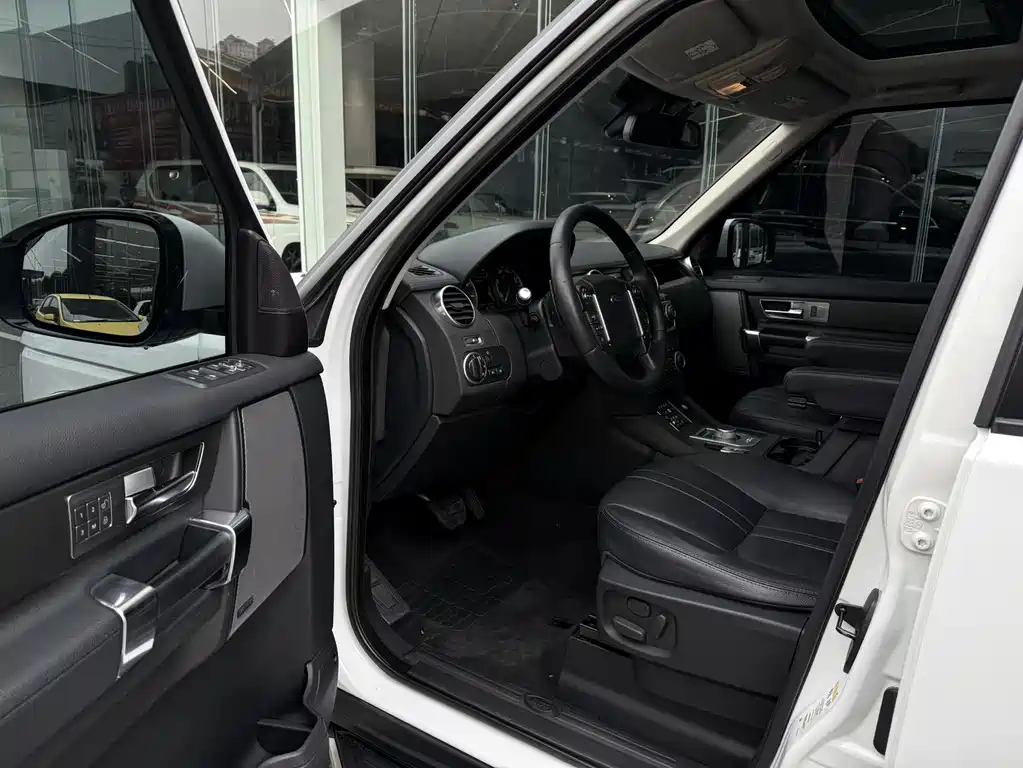 Land Rover Discovery 2016 3.0 SC Black Diamond Edition SE 2016 - thumbnail 10