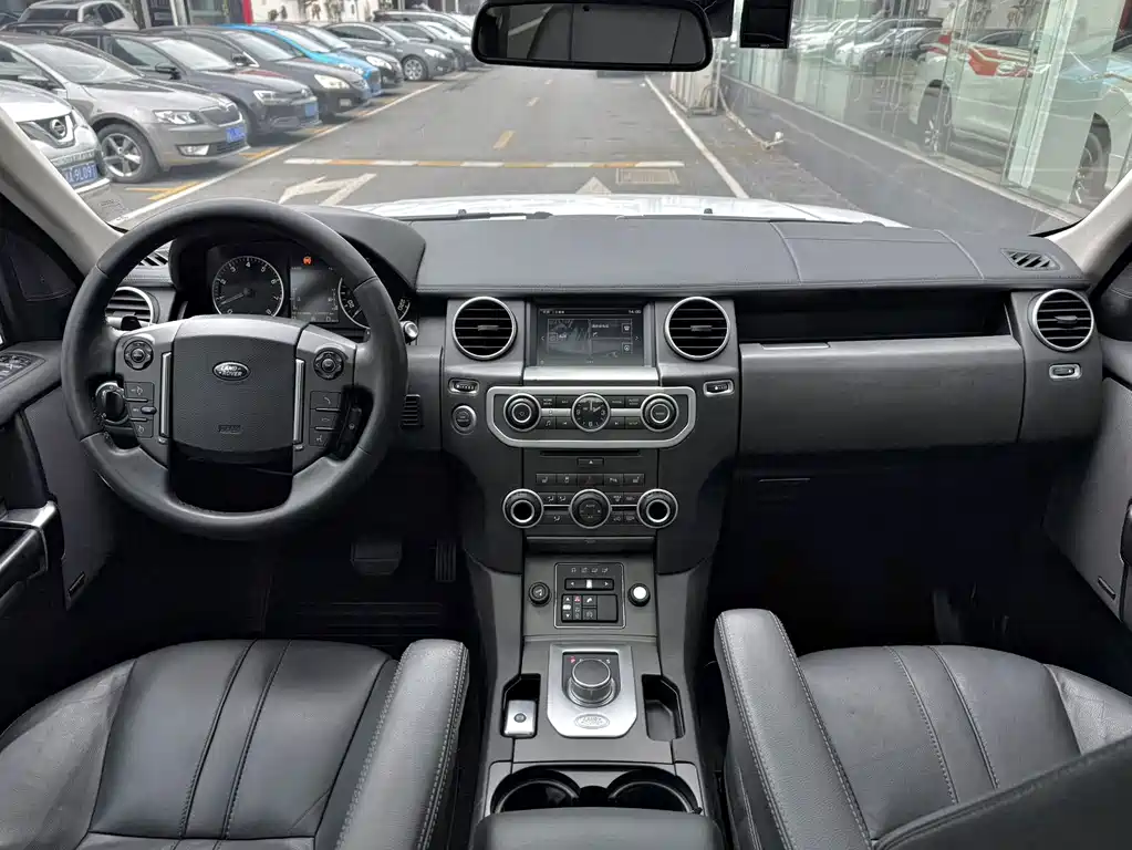 Land Rover Discovery 2016 3.0 SC Black Diamond Edition SE 2016 - thumbnail 12