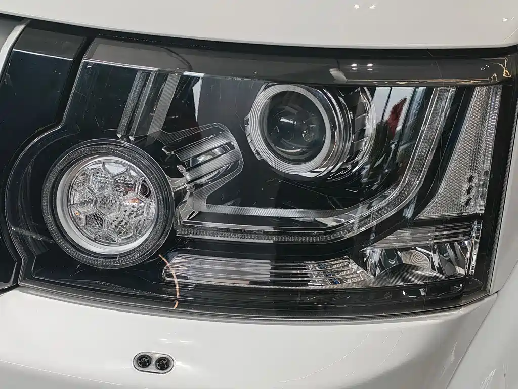 Land Rover Discovery 2016 3.0 SC Black Diamond Edition SE 2016 - thumbnail 15