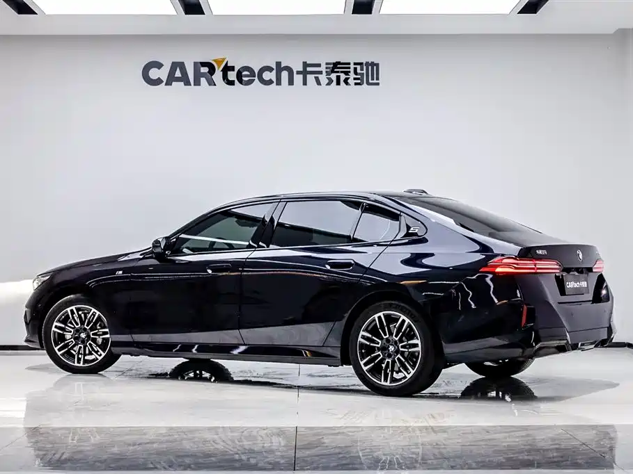 BMW BMW 5 Series 2025 530Li Leading Model M Sport Package 2025 - thumbnail 4