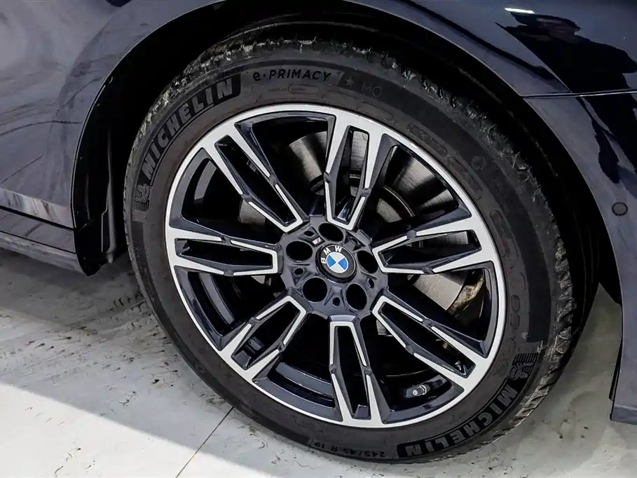 BMW BMW 5 Series 2025 530Li Leading Model M Sport Package 2025 - thumbnail 16