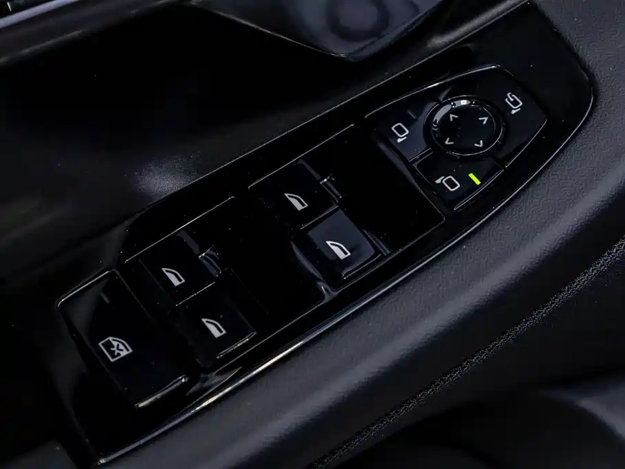 BMW BMW 5 Series 2025 530Li Leading Model M Sport Package 2025 - thumbnail 26