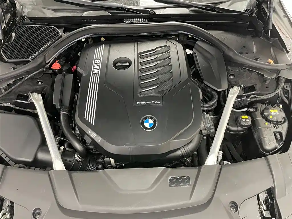 BMW BMW 7 Series 2019 Facelift 740Li xDrive Executive Luxury Package 2020 - thumbnail 27