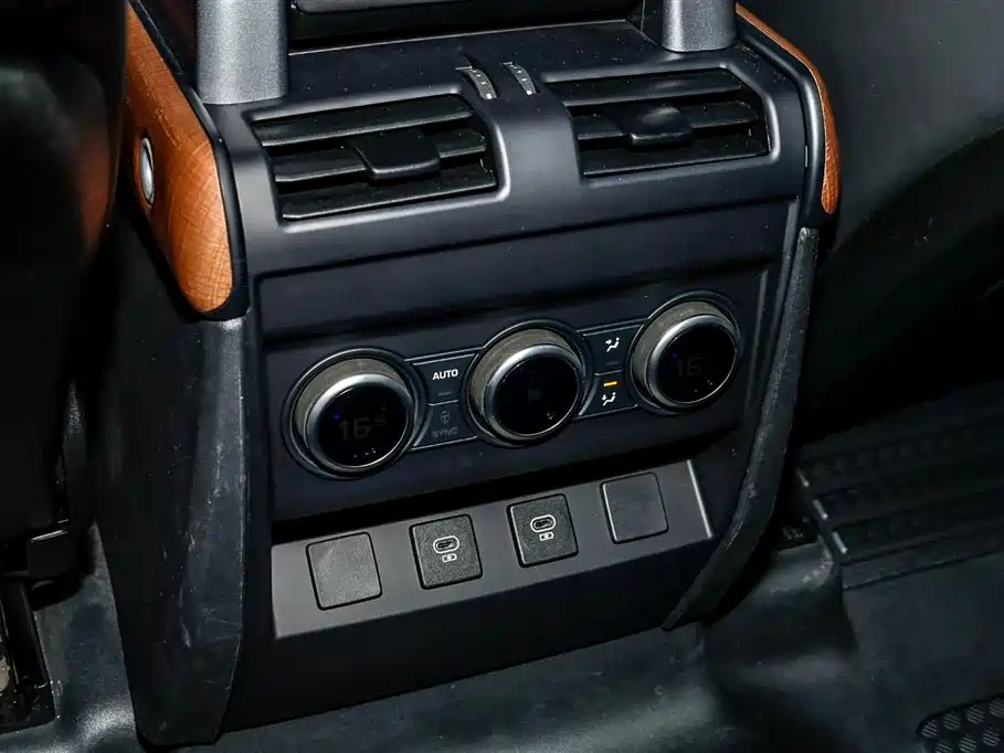 Land Rover Land Rover Defender 2022 110 P400 X-DYNAMIC HSE 2022 - thumbnail 25