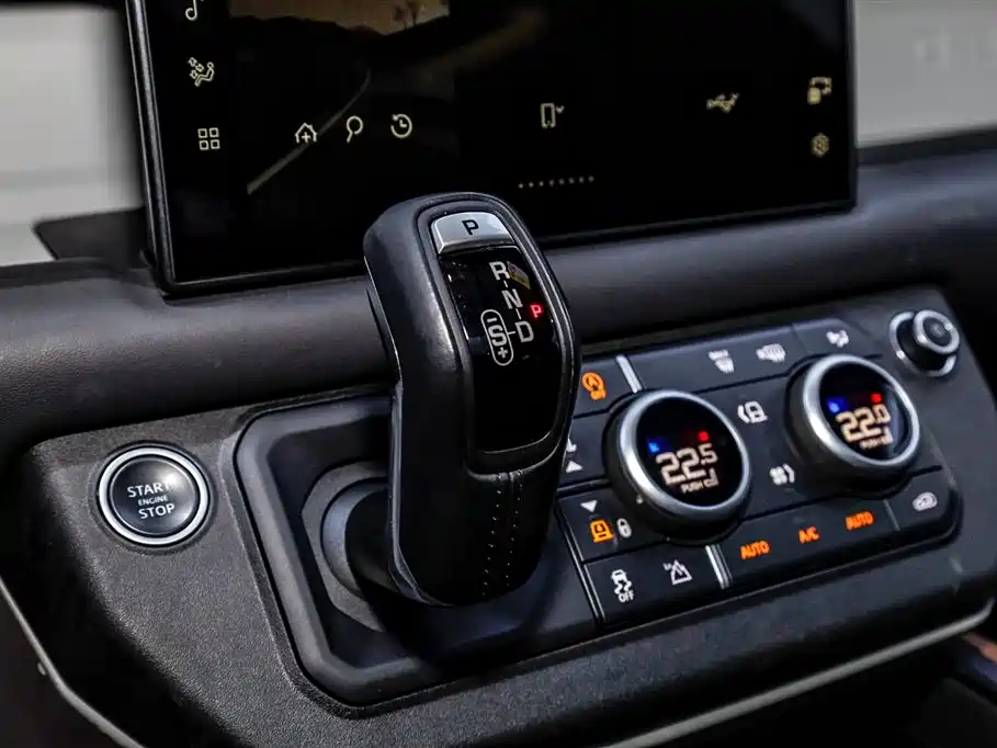 Land Rover Land Rover Defender 2022 110 P400 X-DYNAMIC HSE 2022 - thumbnail 30