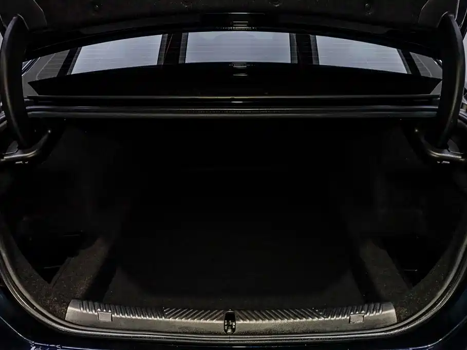 BMW BMW 5 Series 2024 530Li Leading Model M Sport Package 2025 - thumbnail 6