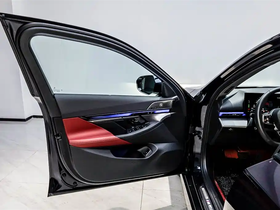 BMW BMW 5 Series 2024 530Li Leading Model M Sport Package 2025 - thumbnail 8