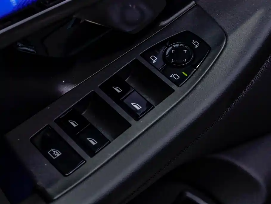 BMW BMW 5 Series 2024 530Li Leading Model M Sport Package 2025 - thumbnail 26