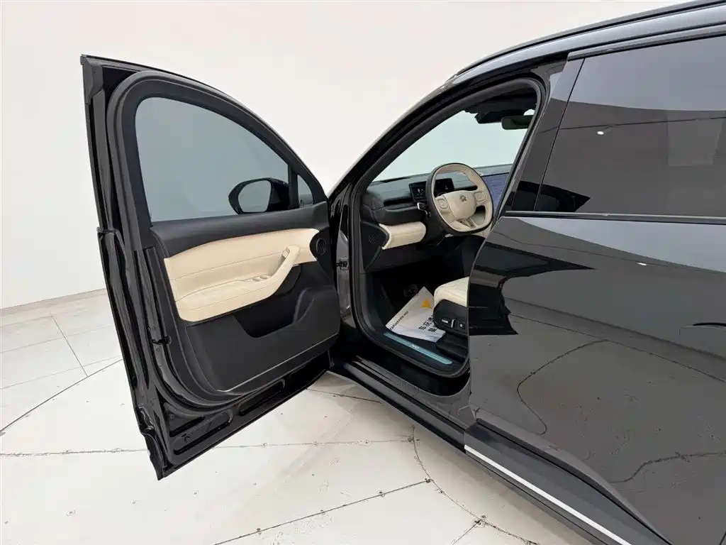 NIO NIO ES6 2024 75kWh 2025 - thumbnail 13
