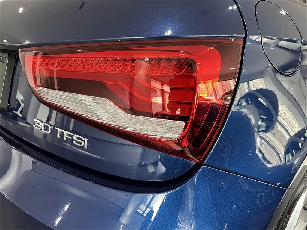 Audi Audi A1 2016 30 TFSI Sportback Design Edition 2017 - thumbnail 12