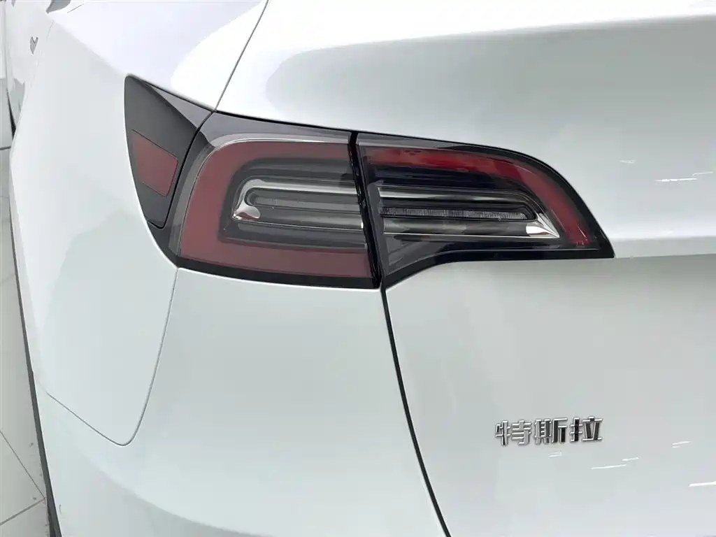 Tesla Model Y 2022 Rear-Wheel Drive 2023 - thumbnail 7