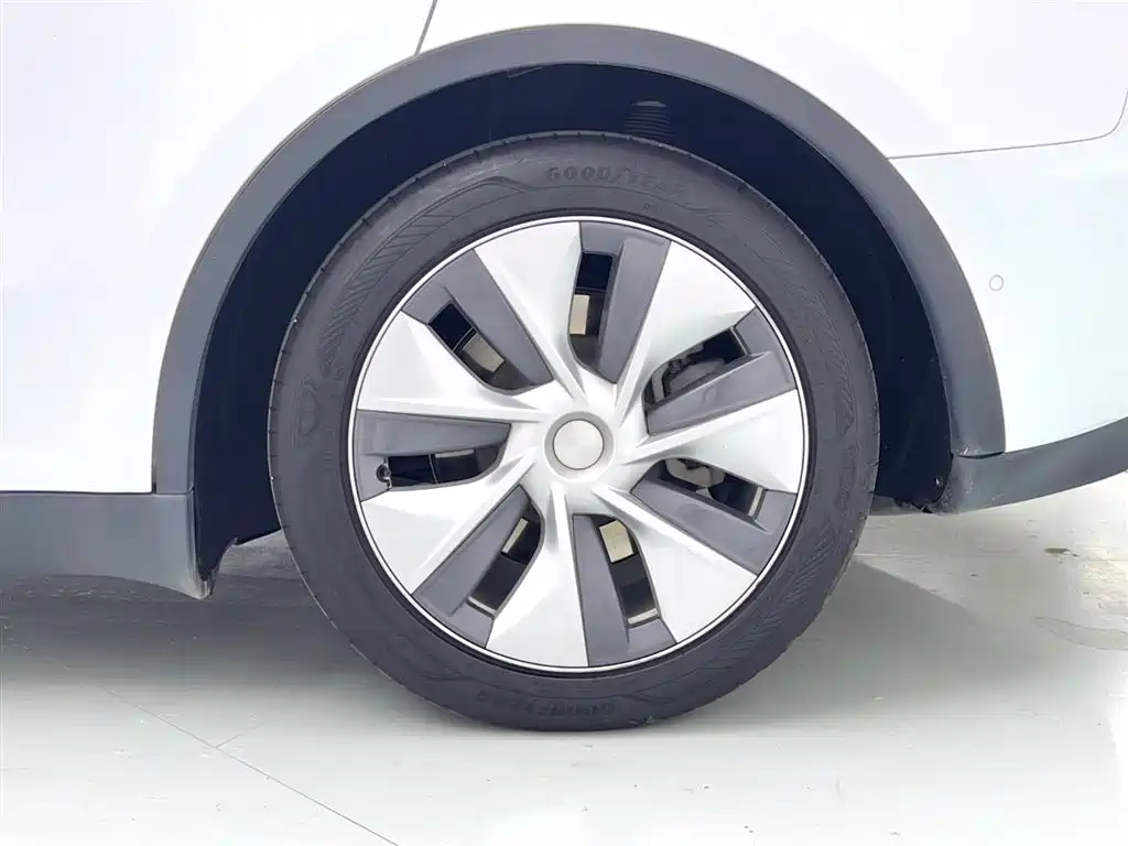 Tesla Model Y 2022 Rear-Wheel Drive 2023 - thumbnail 9