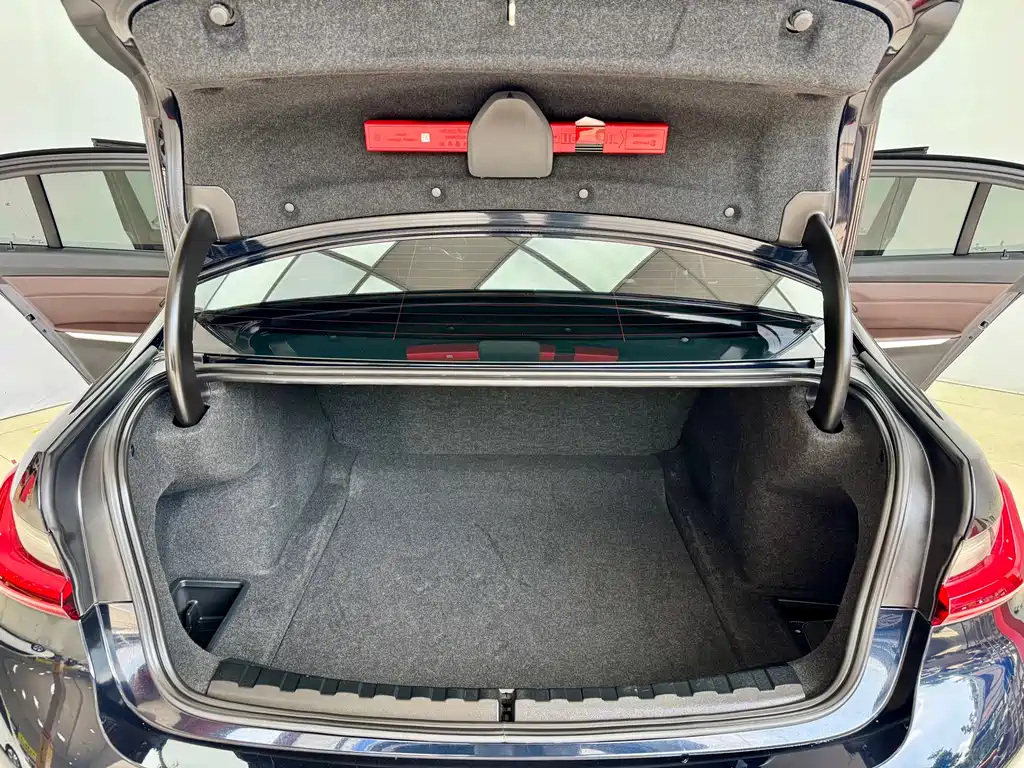 BMW BMW 3 Series 2023 320Li M Sport Package 2024 - thumbnail 23