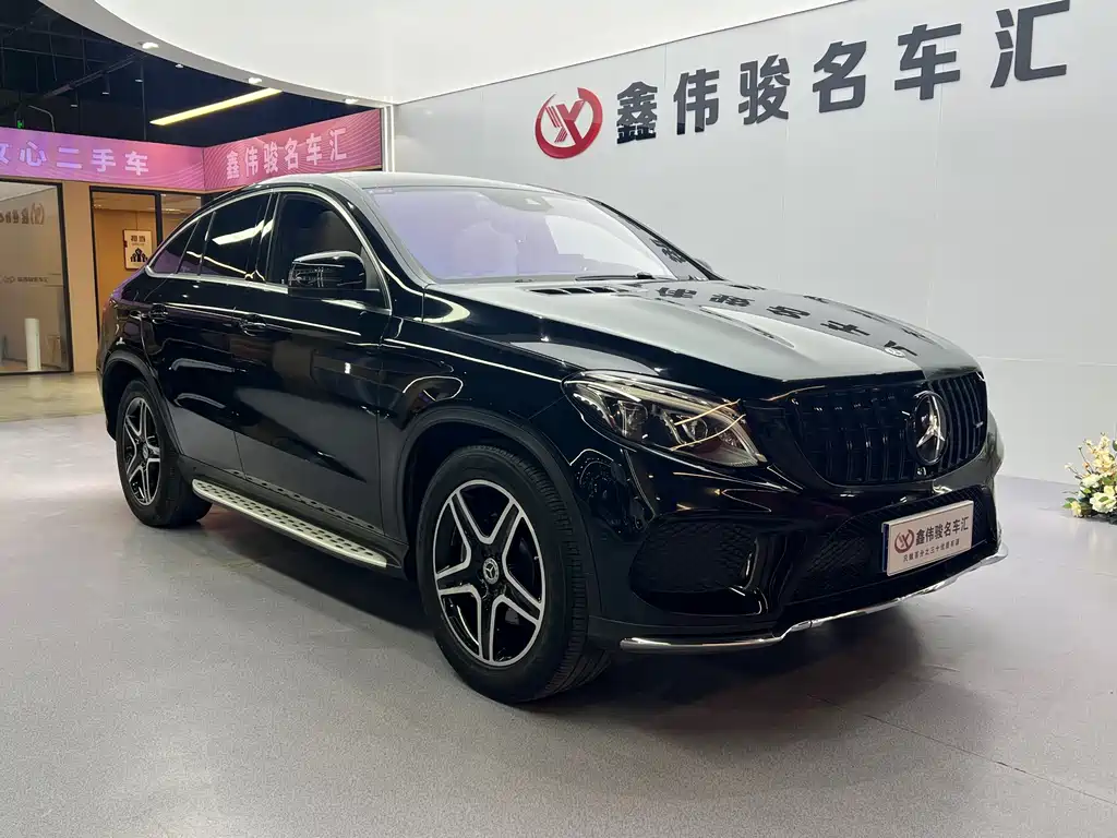 Mercedes-Benz Mercedes-Benz GLE Coupe 2017 GLE 320 4MATIC Coupé SUV 2018 - thumbnail 3