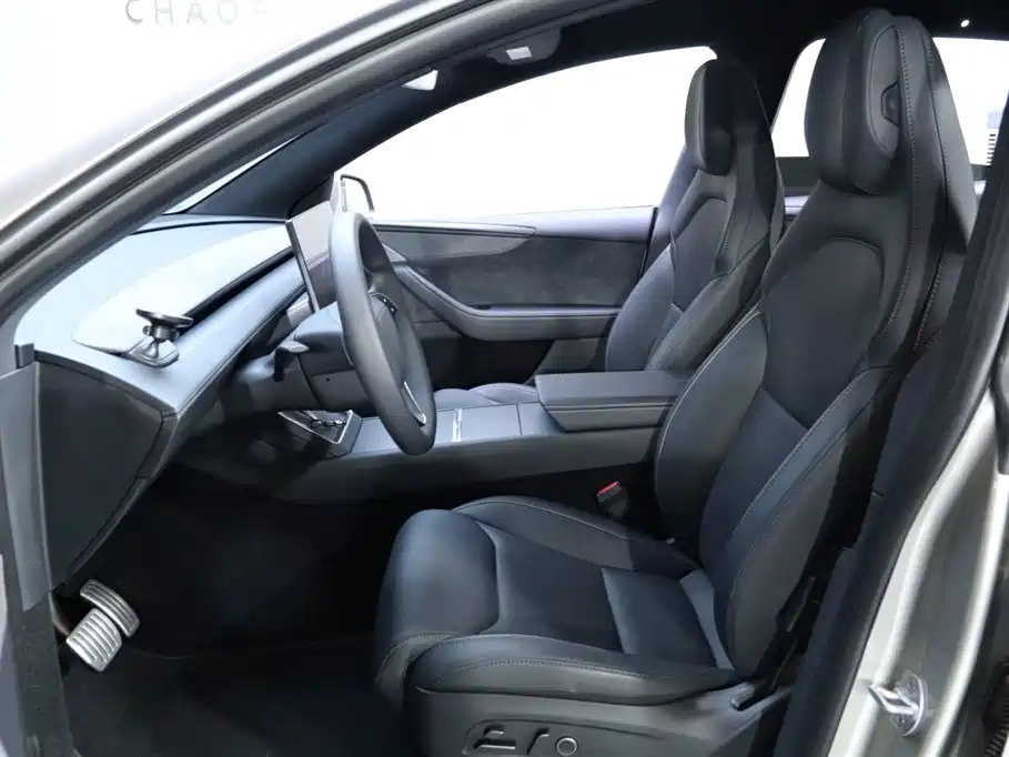 Tesla Model Y Long Range AWD 2025 2025 - thumbnail 15