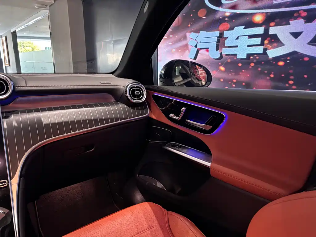 Mercedes-Benz Mercedes-Benz GLC 2024 GLC 300 L 4MATIC Dynamic Model 5-seater 2024 - thumbnail 12