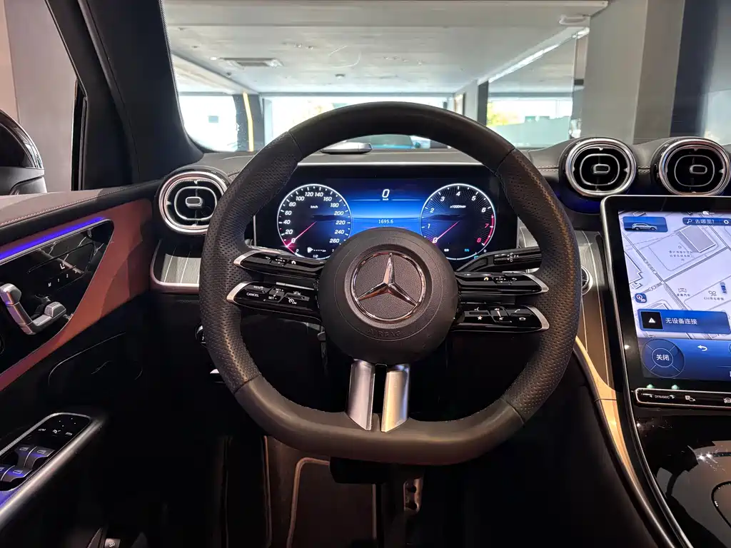 Mercedes-Benz Mercedes-Benz GLC 2024 GLC 300 L 4MATIC Dynamic Model 5-seater 2024 - thumbnail 17