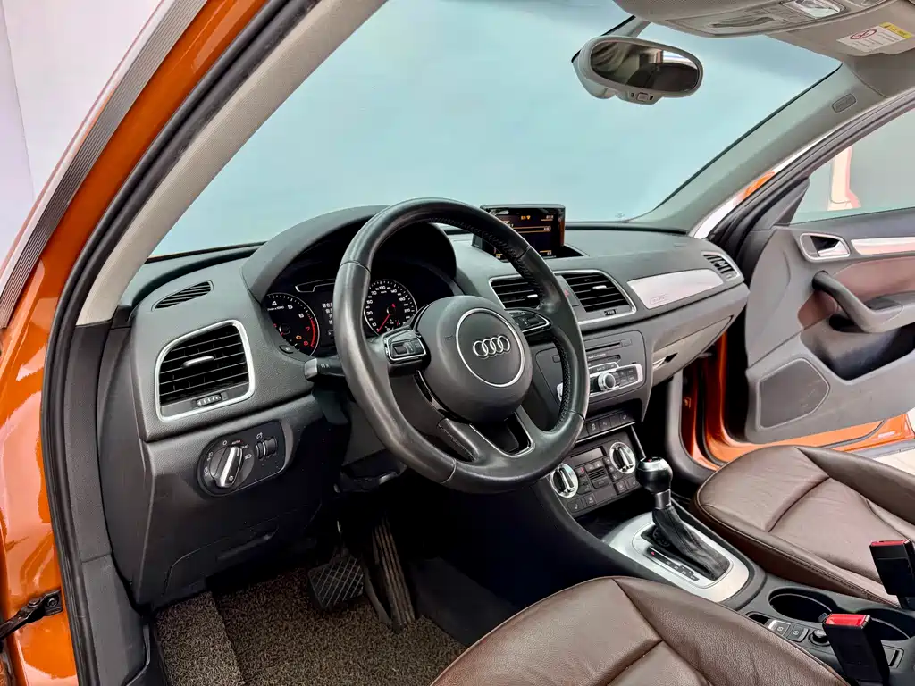 Audi Audi Q3 2015 35 TFSI quattro Technology Package 2014 - thumbnail 6