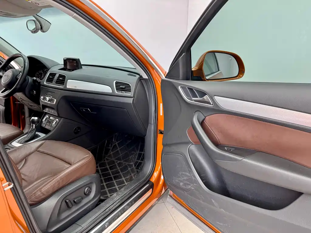 Audi Audi Q3 2015 35 TFSI quattro Technology Package 2014 - thumbnail 12