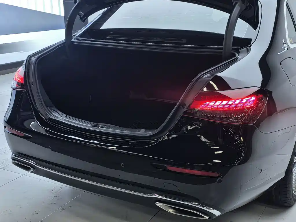 Mercedes-Benz Mercedes-Benz E-Class 2023 Facelift E 300 L Fashion Edition 2023 - thumbnail 8