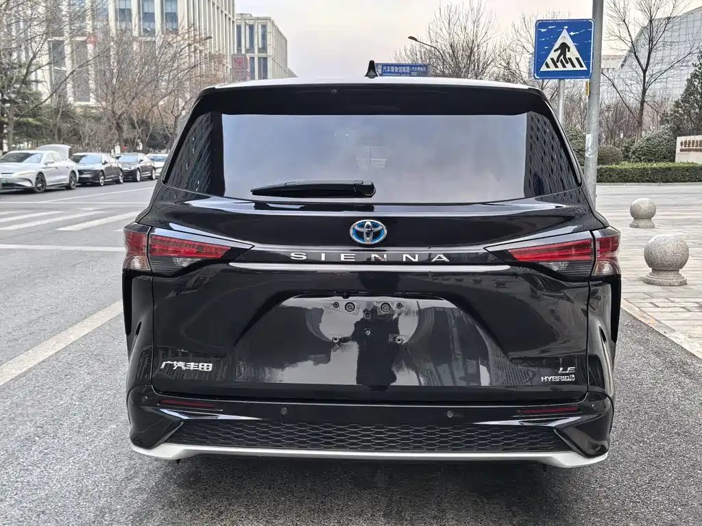 Toyota Toyota Sienna 2023 2.5L Hybrid Luxury Edition 2023 - thumbnail 5
