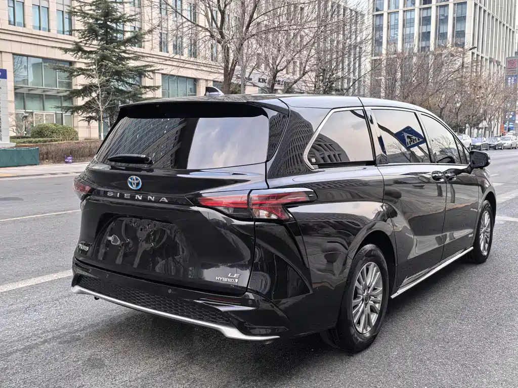 Toyota Toyota Sienna 2023 2.5L Hybrid Luxury Edition 2023 - thumbnail 6