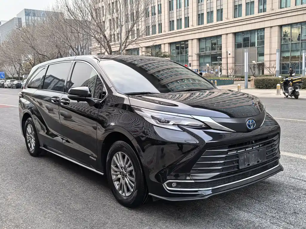 Toyota Toyota Sienna 2023 2.5L Hybrid Luxury Edition 2023 - thumbnail 8