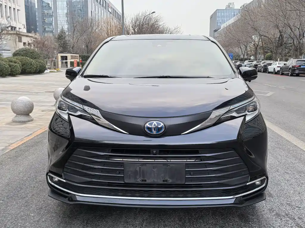 Toyota Toyota Sienna 2023 2.5L Hybrid Luxury Edition 2023 - thumbnail 9