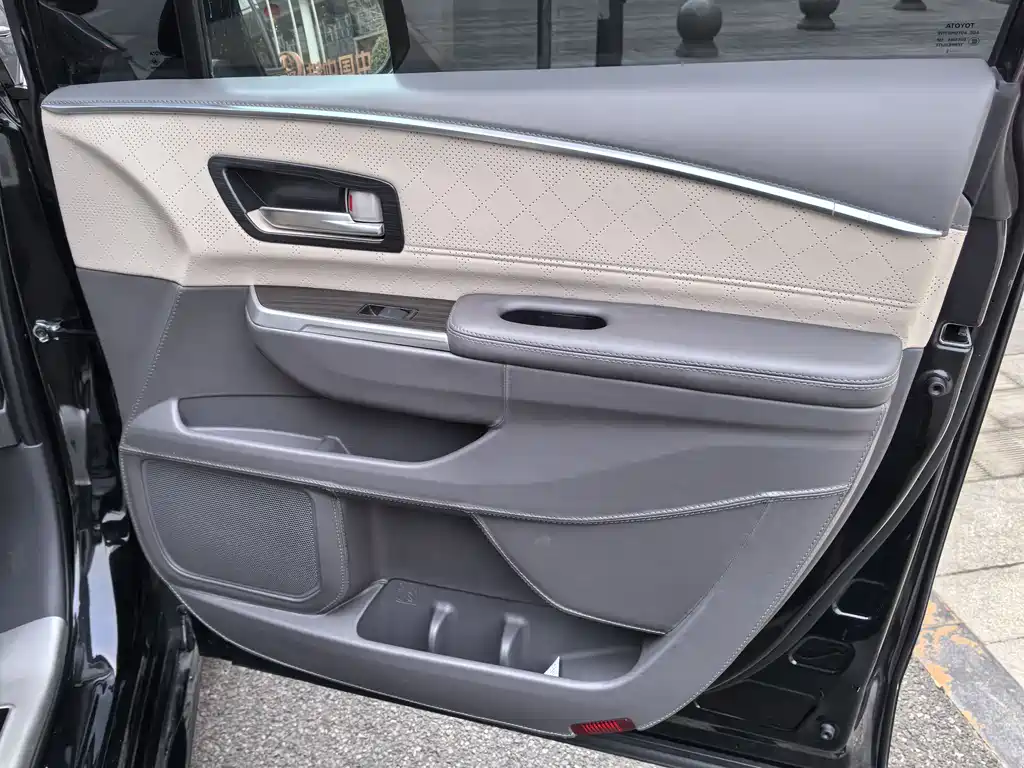 Toyota Toyota Sienna 2023 2.5L Hybrid Luxury Edition 2023 - thumbnail 11