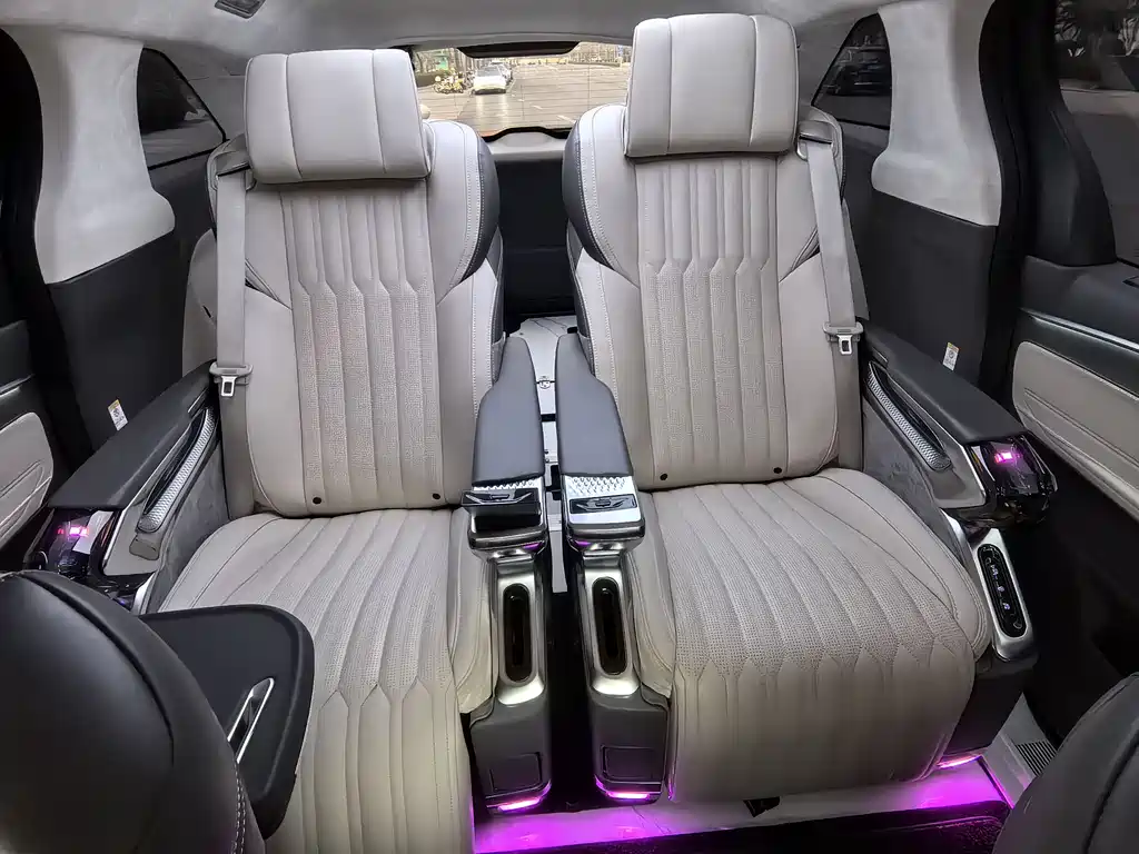 Toyota Toyota Sienna 2023 2.5L Hybrid Luxury Edition 2023 - thumbnail 14