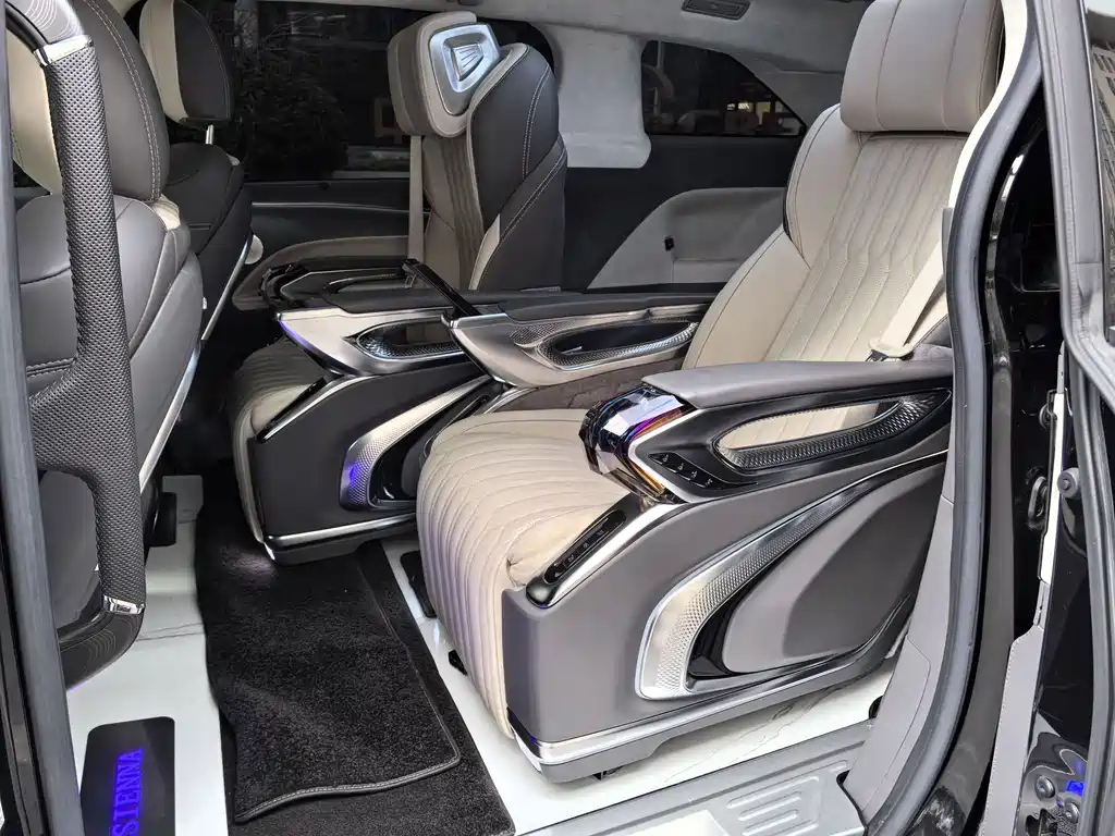 Toyota Toyota Sienna 2023 2.5L Hybrid Luxury Edition 2023 - thumbnail 16