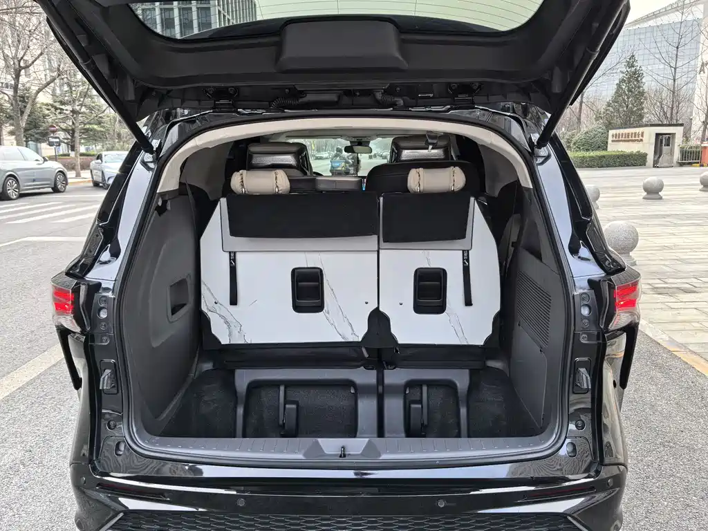 Toyota Toyota Sienna 2023 2.5L Hybrid Luxury Edition 2023 - thumbnail 28