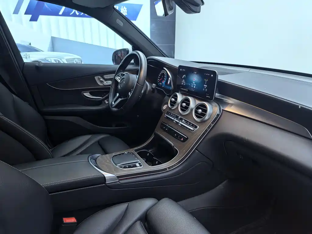 Mercedes-Benz Mercedes-Benz GLC 2022 Facelift II GLC 260 L 4MATIC Luxury 2022 - thumbnail 18