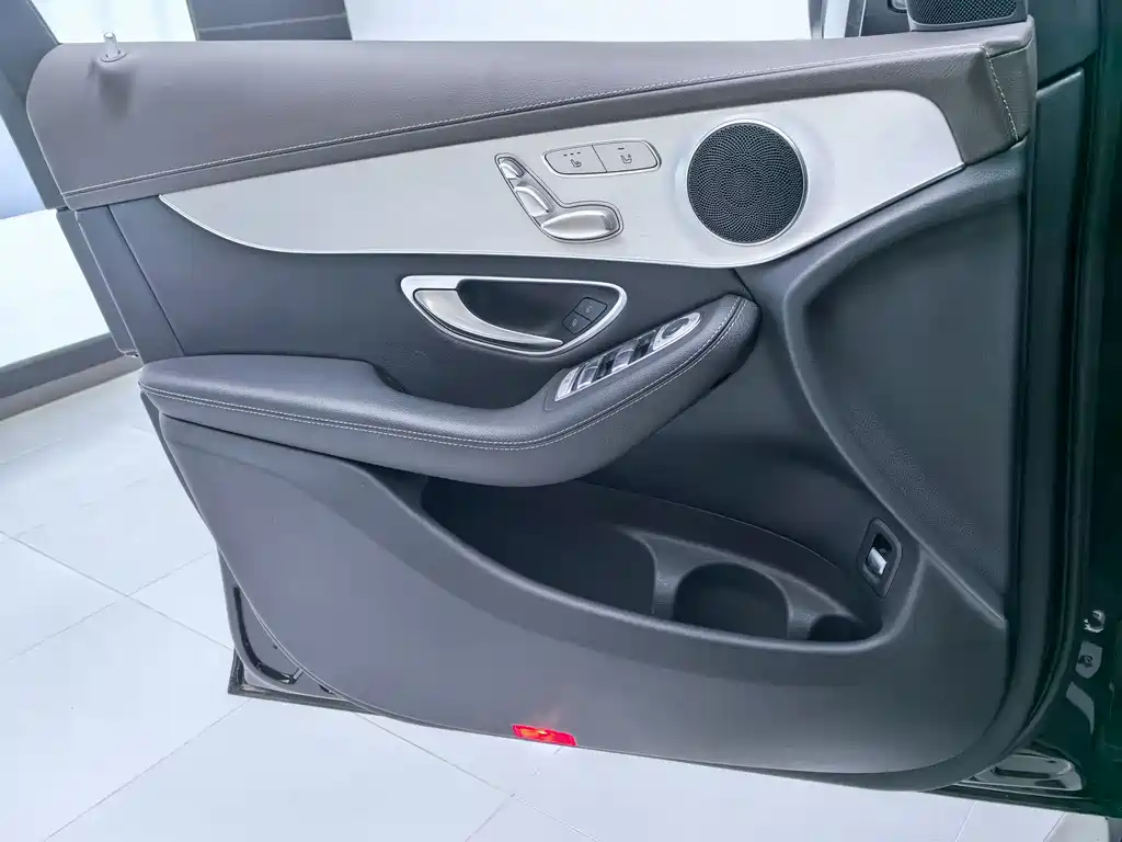 Mercedes-Benz Mercedes-Benz GLC 2021 GLC 260 L 4MATIC Dynamic Model 2021 - thumbnail 16
