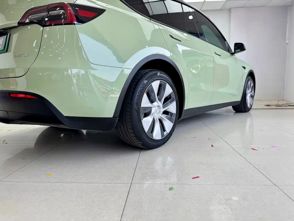 Tesla Model Y Standard Range Rear-Wheel Drive 2021 2021 - thumbnail 26