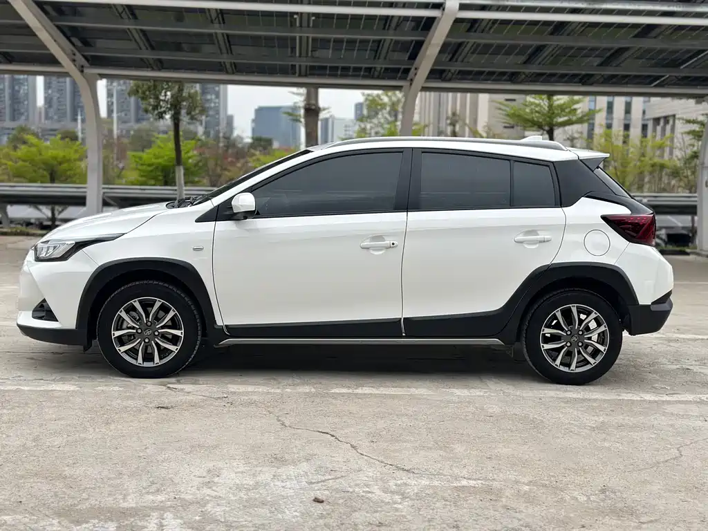 Toyota YARiS L 2021 X 1.5L CVT Luxury Edition 2021 - thumbnail 5